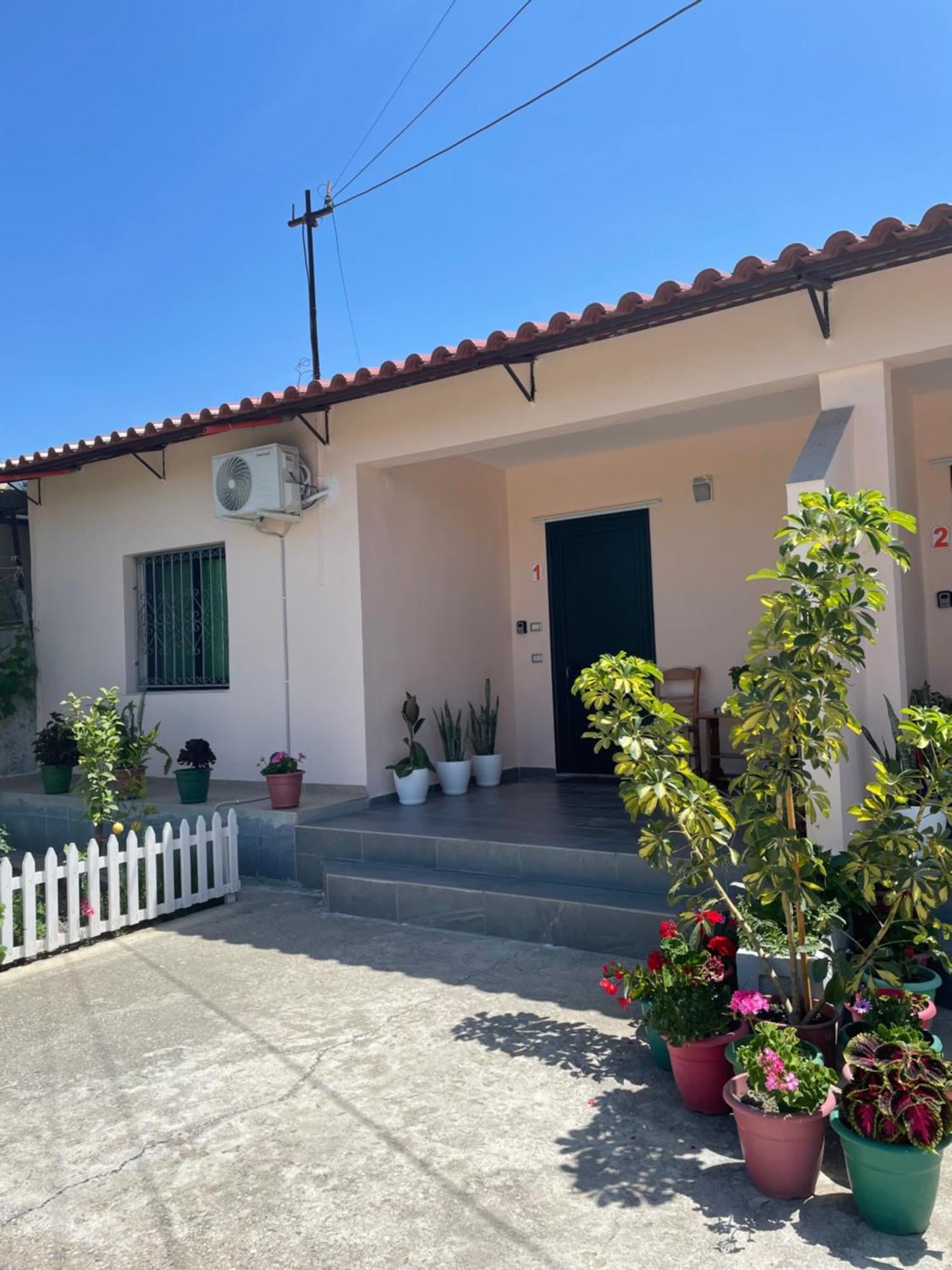 Rental Houses Dukaj Вльора Екстер'єр фото